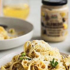 SACLA Alfredo with Black Truffle White Pasta Sauce | 14.5 oz